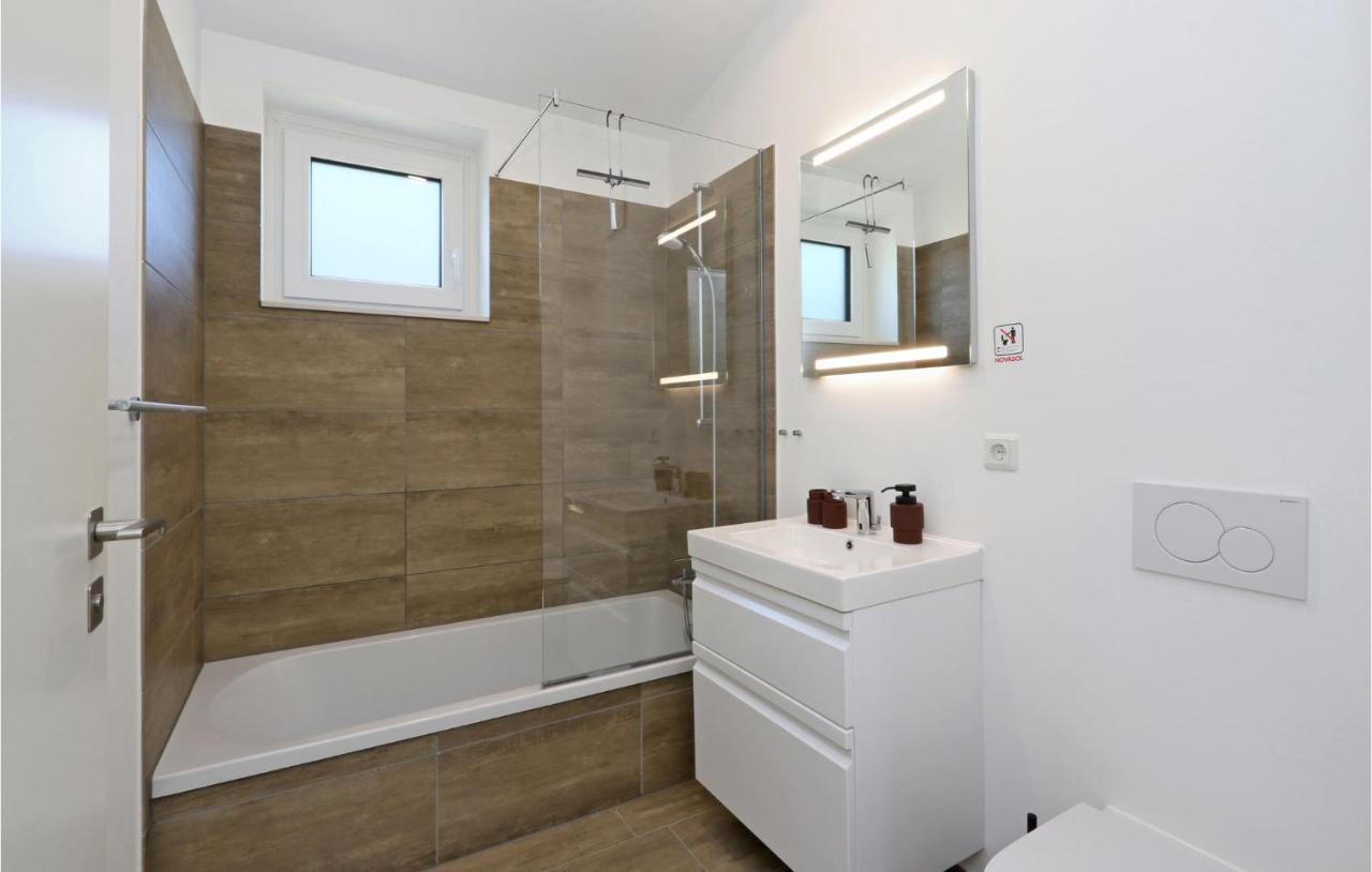 Beautiful Home In Lembruch-Duemmer See With Wifi 외부 사진